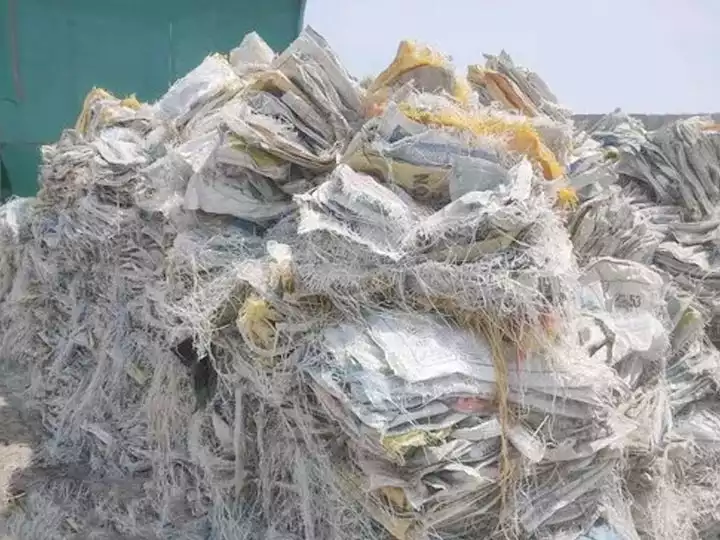 Recycling von gewebten Taschen