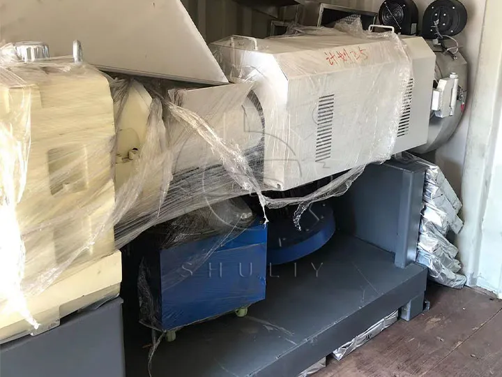Maschine zur Herstellung von PVC-Pellets