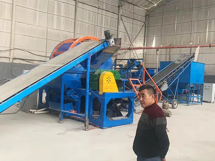 tire shredding line layed on the factoty