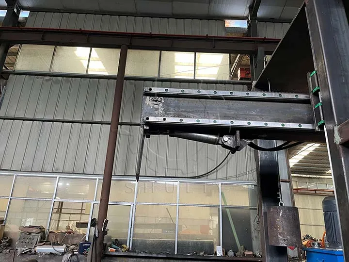 OTR tire dismantling machine blades