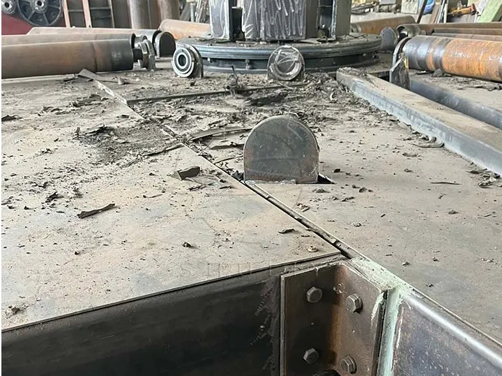 details of the OTR tyre dismantling machine